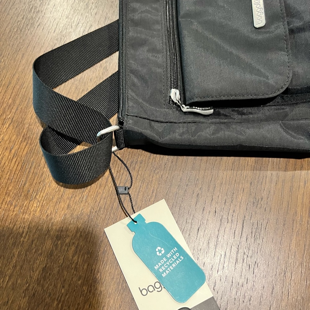 Baggallini Bag - Picture 6 of 10
